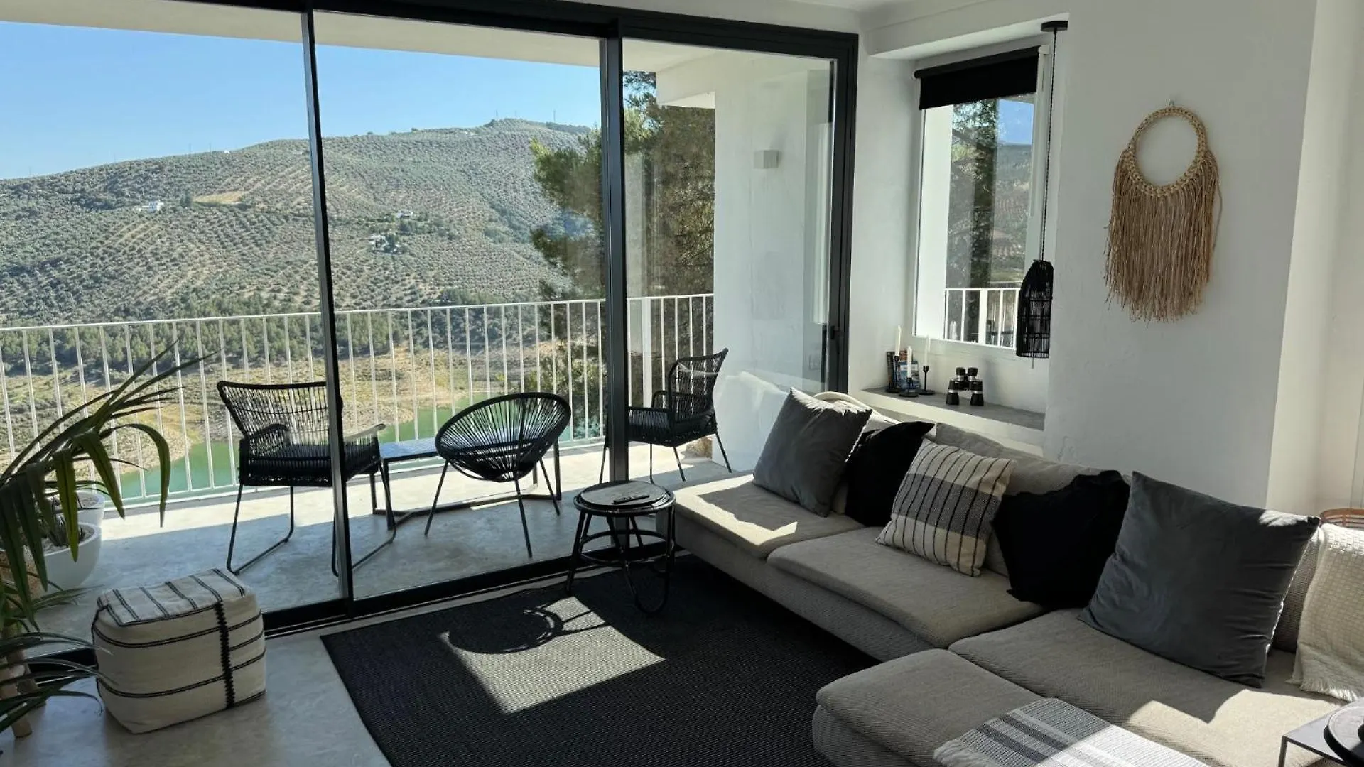 Casa Trece Villa Iznajar Spain