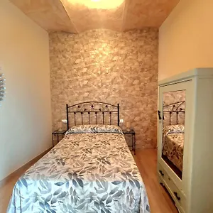 La Plazuela, Casa Andaluza Con Patio. Montoro